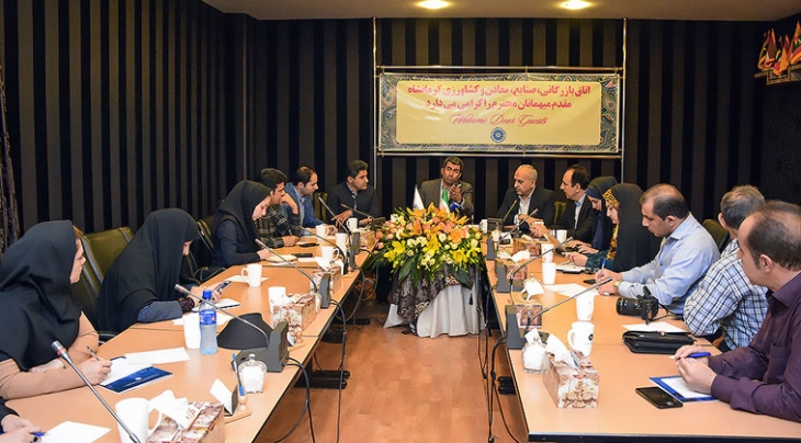 در حاشیه سفر کمیسیون اقتصادی مجلس به کرمانشاه، نشست خبری با حضور رئیس کمیسیون اقتصادی مجلس و اصحاب رسانه برگزار شد