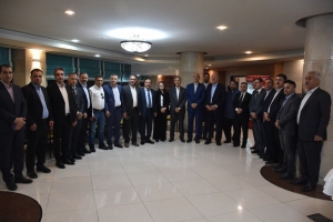 نشست رئیس و هیات نمایندگان اتاق بازرگانی کرمانشاه با هیأت اقتصادی–بازرگانی سلیمانیه عراق با حضور دکتر حبیبی استاندار کرمانشاه برگزار شد.