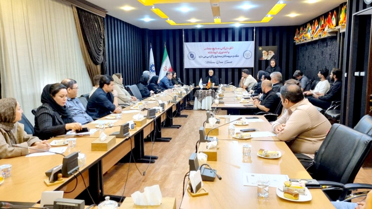 برگزاری بیست‌و پنجمین جلسه آموزشی و توجیهی متقاضیان کارت بازرگانی در اتاق کرمانشاه