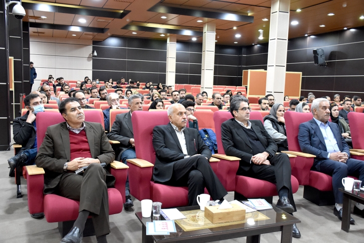 اولین رویداد شتابدهی صادرات با رویکرد حضور در بازار عراق و سوریه، در اتاق بازرگانی کرمانشاه آغاز به‌کار کرد.