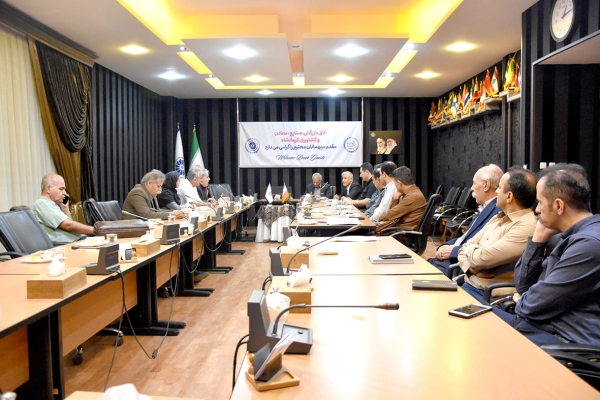 بررسی چالش‌های صادرات و واردات در نشست هم‌اندیشی فعالان اقتصادی کرمانشاه