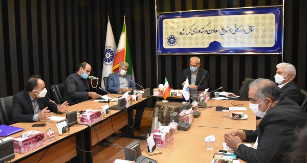 گزارش تصویری نشست فعالین اقتصادی کرمانشاه با معاون شعب  و مدیر امور شعب منطقه یک بانک ملی ایران